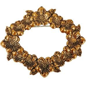 Vintage 1940s 1950s Brooch Gold Tone Dogwood Flower Wreath Mid Century Pin